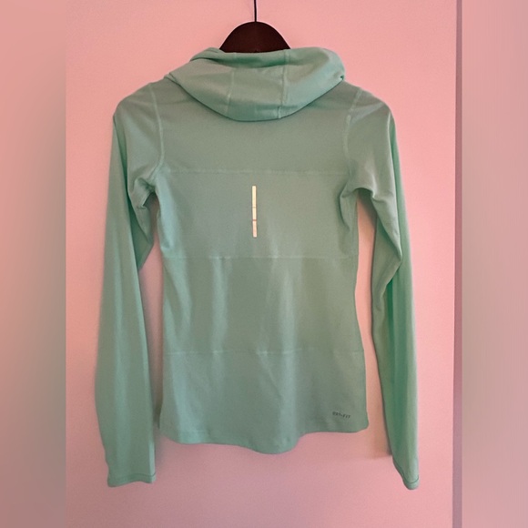XS Nike dri fit running long sleeve lightweight top aqua color - Picture 2 of 4
